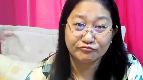 Snapshot of sweetpilipina88 chatting on 07/19/26, 11:19 MIA online show from 07/19/26, 11:19