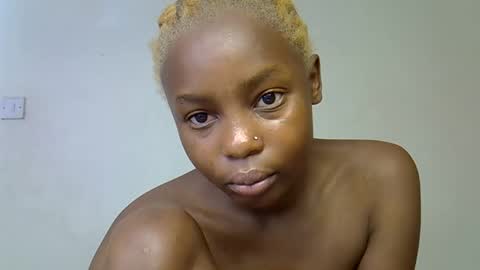 Snapshot of sweetrall chatting on 02/11/26, 07:35 Lilly online show from 02/11/26, 07:35