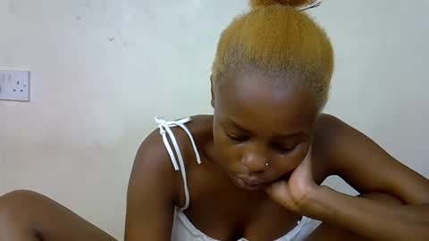 Snapshot of sweetrall chatting on 02/22/26, 12:15 Lilly online show from 02/22/26, 12:15