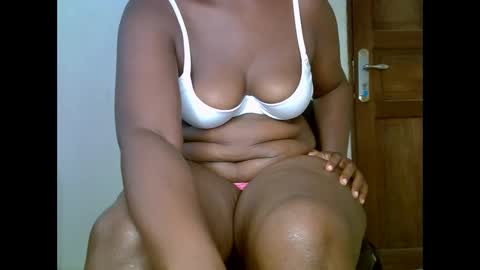 Snapshot of sweetrenne chatting on 02/20/25, 12:04 sweetrenne online show from 02/20/25, 12:04