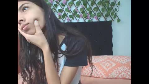 Snapshot of sweetscaarlett chatting on 05/01/26, 02:10 sweetscaarlett online show from 05/01/26, 02:10