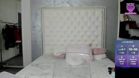 Snapshot of sweetsexangel chatting on 12/02/24, 01:57 Goddess Allysse online show from 12/02/24, 01:57
