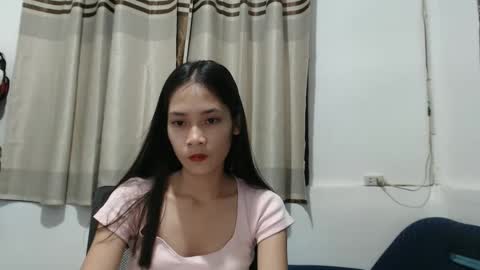 Snapshot of sweetsexygirl20 chatting on 12/11/24, 11:41 Mia online show from 12/11/24, 11:41