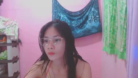 Snapshot of sweetsexygirl20 chatting on 05/01/26, 12:10 Mia online show from 05/01/26, 12:10