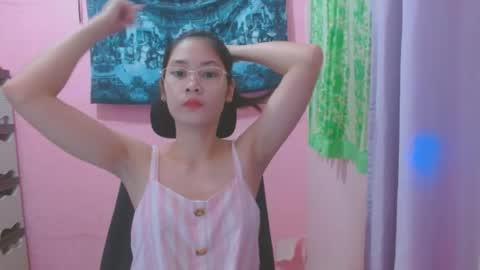 Snapshot of sweetsexygirl20 chatting on 07/05/26, 05:25 Mia online show from 07/05/26, 05:25