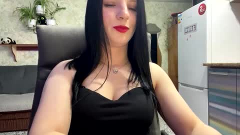 Snapshot of sweetshy99 chatting on 03/25/26, 08:15 Sweet Shy online show from 03/25/26, 08:15