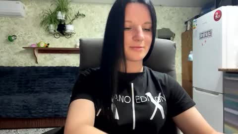 Snapshot of sweetshy99 chatting on 04/17/26, 04:54 Sweet Shy online show from 04/17/26, 04:54