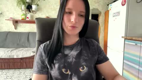 Snapshot of sweetshy99 chatting on 04/27/26, 12:47 Sweet Shy online show from 04/27/26, 12:47