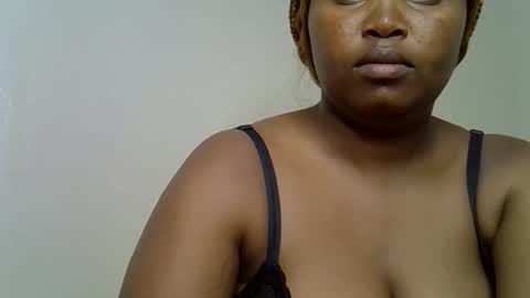 Snapshot of sweetsinshan chatting on 05/12/26, 03:20 sweetsinshan online show from 05/12/26, 03:20
