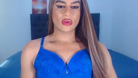 Snapshot of sweetsofiats chatting on 09/11/25, 07:03 SOFIA online show from 09/11/25, 07:03