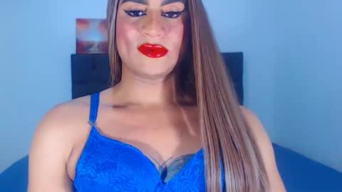 Snapshot of sweetsofiats chatting on 09/26/25, 07:40 SOFIA online show from 09/26/25, 07:40