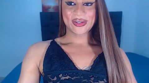 Snapshot of sweetsofiats chatting on 09/29/25, 01:55 SOFIA online show from 09/29/25, 01:55