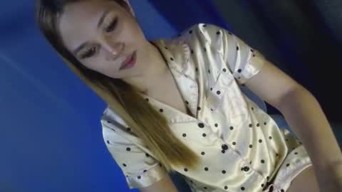 Snapshot of sweetstacy_18 chatting on 03/18/26, 04:10 Chella online show from 03/18/26, 04:10