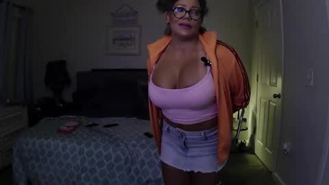 Snapshot of sweetsugar1979 chatting on 12/05/25, 02:09 sweetsugar1979 online show from 12/05/25, 02:09