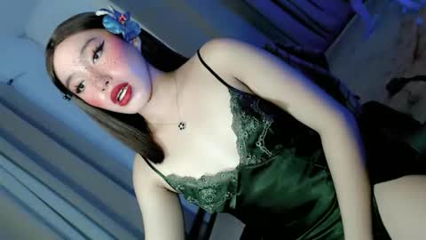 Snapshot of sweetsugarplum1 chatting on 05/25/26, 02:06 FATIMA online show from 05/25/26, 02:06