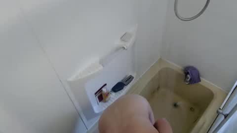 SwEeTs online show from 09/08/25, 02:16