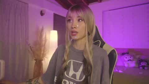 Cat independent model  online show from 03/05/25, 06:23