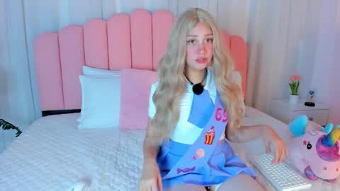sweett_fire online show from 04/25/26, 06:16