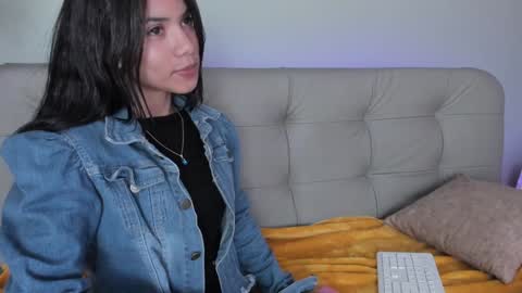 Snapshot of sweett_petite chatting on 12/28/24, 10:55    online show from 12/28/24, 10:55