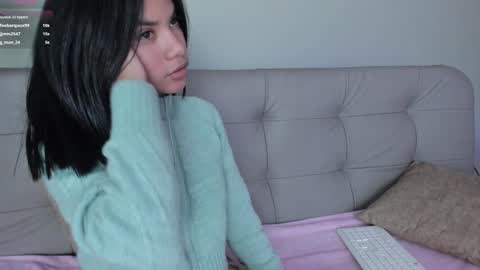 Snapshot of sweett_petite chatting on 01/18/25, 08:19    online show from 01/18/25, 08:19