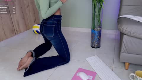 Snapshot of sweett_petite chatting on 01/26/25, 08:02    online show from 01/26/25, 08:02