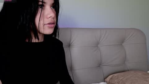 Snapshot of sweett_petite chatting on 02/08/25, 04:25    online show from 02/08/25, 04:25