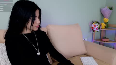 Snapshot of sweett_petite chatting on 03/04/25, 05:03    online show from 03/04/25, 05:03