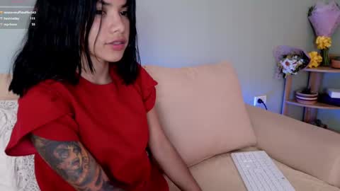 Snapshot of sweett_petite chatting on 03/07/25, 08:00    online show from 03/07/25, 08:00