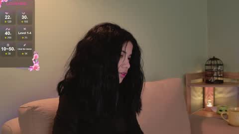 Snapshot of sweett_petite chatting on 04/27/26, 01:31 online show from 04/27/26, 01:31