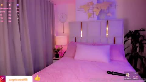 Snapshot of sweett_shinexx chatting on 03/24/26, 06:18 angel online show from 03/24/26, 06:18