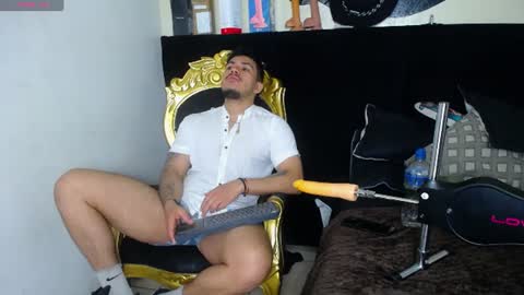 Snapshot of sweettguy_ chatting on 06/22/26, 12:35 Jei online show from 06/22/26, 12:35