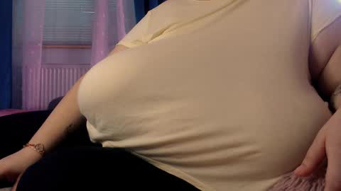 Maya online show from 03/08/25, 03:56