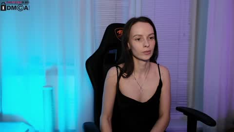 Snapshot of sweettooth20 chatting on 01/29/25, 04:08 Leila and Alex online show from 01/29/25, 04:08