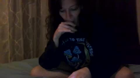 Snapshot of sweettoothtrixie chatting on 09/18/25, 03:30 Sweet Tooth Trixie online show from 09/18/25, 03:30