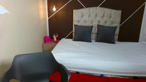 Scarlet online show from 09/22/25, 11:23