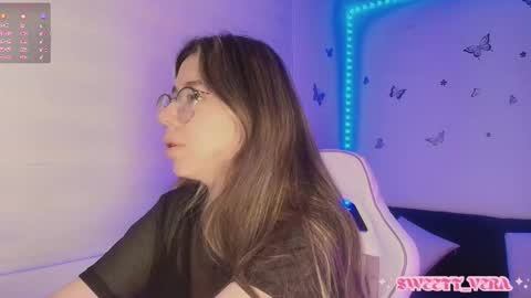 Veronica Independent Model online show from 11/10/25, 10:03