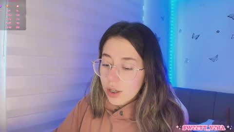 Snapshot of sweettvera_ chatting on 03/18/26, 06:11 Veronica Independent Model online show from 03/18/26, 06:11