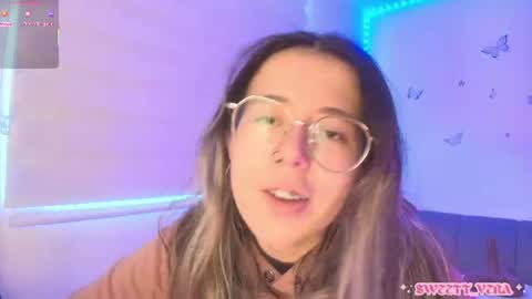 Snapshot of sweettvera_ chatting on 06/10/26, 01:10 Veronica Independent Model online show from 06/10/26, 01:10