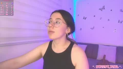 Snapshot of sweettvera_ chatting on 06/18/26, 12:00 Veronica Independent Model online show from 06/18/26, 12:00