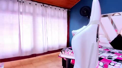 Snapshot of sweettyalondra chatting on 03/07/25, 06:54 ALONDRA online show from 03/07/25, 06:54