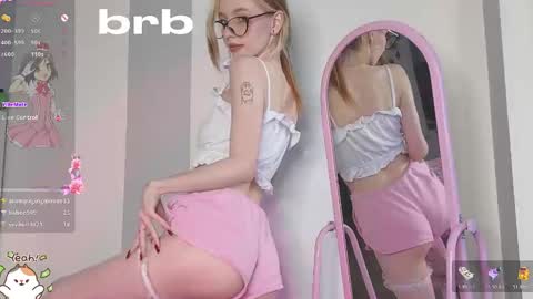 Snapshot of sweetuniporn chatting on 12/06/24, 10:38 Elis  a little vacation Ill be here Saturday my schedules in bio online show from 12/06/24, 10:38