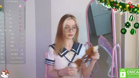 Snapshot of sweetuniporn chatting on 01/06/25, 08:35 Elis  a little vacation Ill be here Saturday my schedules in bio online show from 01/06/25, 08:35