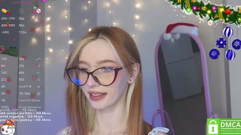 Snapshot of sweetuniporn chatting on 01/12/25, 01:05 Elis  a little vacation Ill be here Saturday my schedules in bio online show from 01/12/25, 01:05