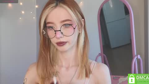 Snapshot of sweetuniporn chatting on 01/17/25, 08:13 Elis  a little vacation Ill be here Saturday my schedules in bio online show from 01/17/25, 08:13