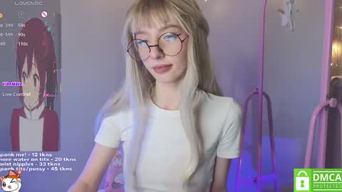Snapshot of sweetuniporn chatting on 02/02/25, 01:30 Elis  a little vacation Ill be here Saturday my schedules in bio online show from 02/02/25, 01:30