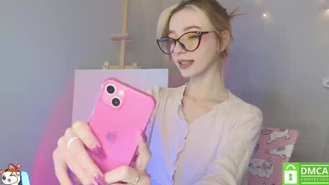 Snapshot of sweetuniporn chatting on 02/09/25, 12:08 Elis  a little vacation Ill be here Saturday my schedules in bio online show from 02/09/25, 12:08