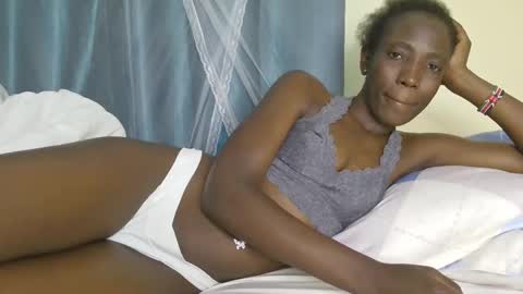 Snapshot of sweetvalariy chatting on 09/15/25, 08:47 sweetvalariy online show from 09/15/25, 08:47