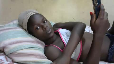 sweetvallerie online show from 02/18/25, 04:05