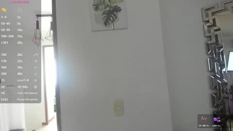 Snapshot of sweetvane_ chatting on 09/28/25, 03:50 sweetvane_ online show from 09/28/25, 03:50