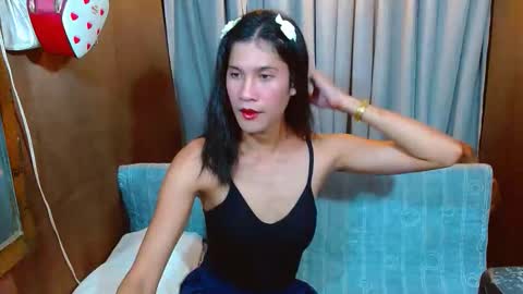 Snapshot of sweetvictoria2000 chatting on 03/05/26, 08:32 sweetvictoria2000 online show from 03/05/26, 08:32